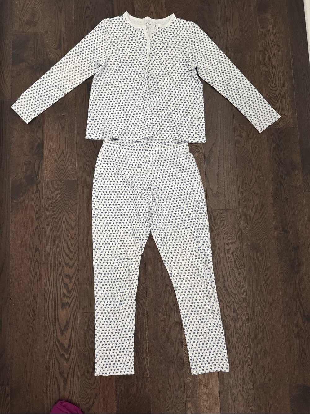Roller Rabbit White and Navy Heart Print Pajama Set